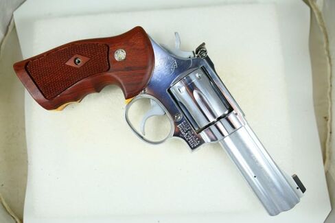 قبضة مسدس لإطار Smith & Wesson (S&W) K أو L بعقب مربع أو مستدير in Saudi Arabia