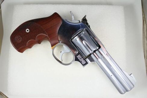 مقابض المسدس لمسدس إطار S&W K أو L بعقب مستدير in Saudi Arabia