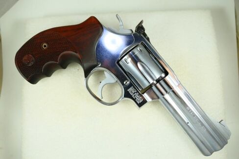 قبضة مسدس لإطار Smith & Wesson (S&W) K أو L مع مؤخرة مستديرة in Saudi Arabia