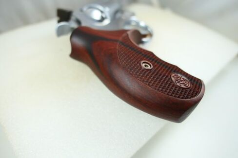 Handgun Grip for a Smith & Wesson (S&W) K or L frame with Round butt in Saudi Arabia