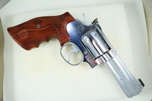 قبضة مسدس لإطار Smith & Wesson (S&W) K أو L بعقب مربع أو مستدير in Saudi Arabia
