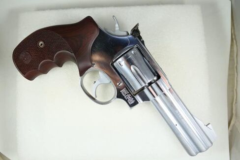 قبضة مسدس لإطار S&W K أو L بعقب مستدير in Saudi Arabia