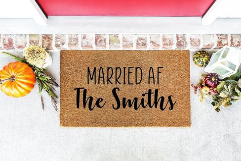 ممسحة أرجل متزوجة تحمل الاسم الأخير من Married AF، هدية مثالية لحفلات الزفاف أو الانتقال لمنزل جديد، جودة ممتازة، سميكة 100% من جوز الهند مع دعم من PVC 1429 in Saudi Arabia
