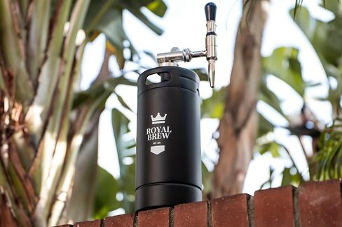 The Original Royal Brew Nitro Cold Brew Coffee Maker - Gift for Coffee Lovers -128 oz Extra Large Home Keg, Nitrogen Gas System Coffee Dispenser Kit - Use Nitrogen or Nitrous Oxide in Kuwait