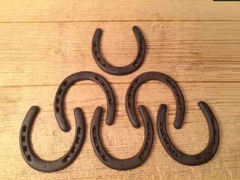Large Horse Shoes Rustic Cast Iron 5"long 4 3/4" wide (Set of Two) 0170-05208 Cast Iron Rustic Accents Antique Vintage Decorative Home Improvement Pieces in Saudi Arabia