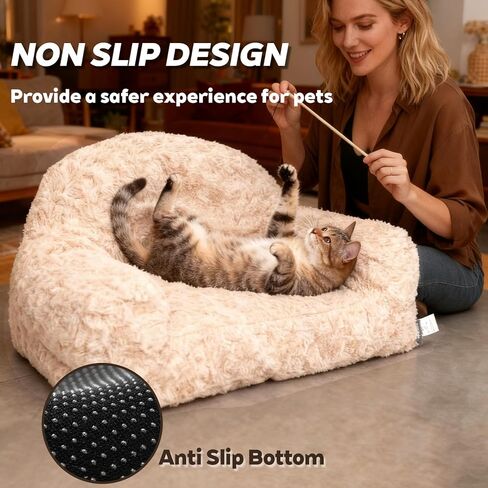 سرير أريكة للقطط من Vigoamar، مقاس 25.6 × 17.7 × 14.2 بوصة، أسرّة قطط فاخرة منفوشة للاستخدام الداخلي للقطط، أريكة للحيوانات الأليفة مع غطاء مريح قابل للغسل وقاعدة غير قابلة للانزلاق للقطط الصغيرة (حجم صغير، بيج) in Kuwait