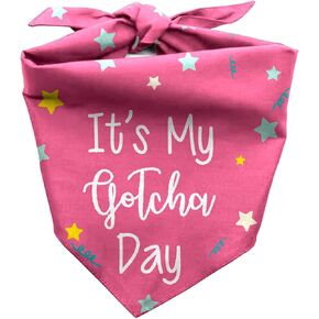 It's My Gotcha Day Dog Bandana، لوازم حفلات أعياد الميلاد، دعائم الصور للحيوانات الأليفة، وشاح مثلث لطيف ومضحك للكلاب المتوسطة الكبيرة، هدايا لمحبي الكلاب (وردي) in Kuwait