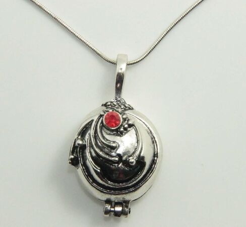 قلادة إيلينا النسائية المطلية بالفضة ضد مصاصي الدماء in Kuwait