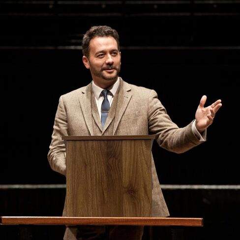 منصة محمولة على سطح الطاولة: حامل كتب منبر مع حامل كتب، تصميم قابل للطي، وتخزين مريح (جوز، متوسط) in Kuwait