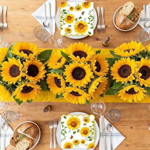 مناديل شجرة عيد الميلاد للاستعمال مرة واحدة، 40 قطعة - مناديل ورقية مربعة لعيد الميلاد مقاس 13 × 13 بوصة لتزيين طاولة العطلات ومستلزمات الحفلات (6.5 × 6.5 بوصة مطوية) in Kuwait