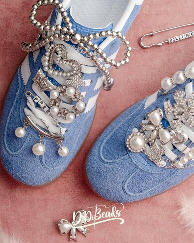 مجموعة DoDoBeads 332 قطعة من الجوارب غير المرغوب فيها، سحر الأحذية الفضية للأحذية الرياضية، سحر جورب اللؤلؤ وحجر الراين مع دبابيس الأمان، ملحقات DIY لتزيين وتخصيص الجوارب in Kuwait