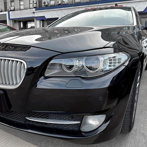 زخرفة الحاجب لجفن المصباح الأمامي لسيارة BMW 5 Series F10 F11 2011-2014 مظهر من ألياف الكربون باللون الأسود اللامع in Kuwait