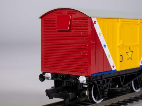 قطارات باخمان - شاحنة Thomas & Friends™ 12 طن - FUNFAIR RED - مقياس HO in Kuwait