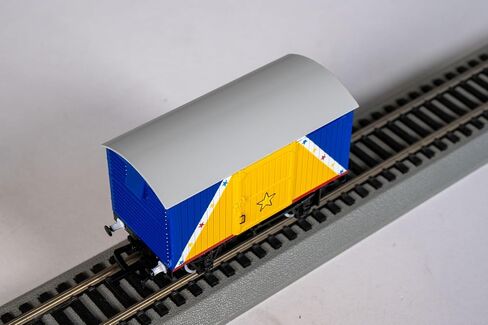 Bachmann Trains - Thomas & Friends™ 12 TON Van - FUNFAIR Blue - HO Scale in Saudi Arabia
