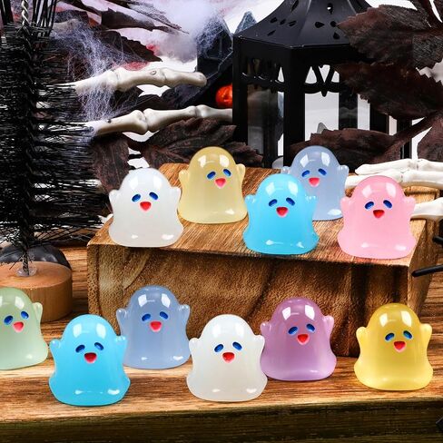 50 قطعة من تماثيل عيد الميلاد المصغرة 50 نمط من الحرف الراتنجية الصغيرة لإخفاء سانتا ثلج صغير وشجرة عيد الميلاد وتماثيل الرنة لجوارب عيد الميلاد وحشو حقيبة الهدايا الشتوية وديكور بيت الدمى in Kuwait