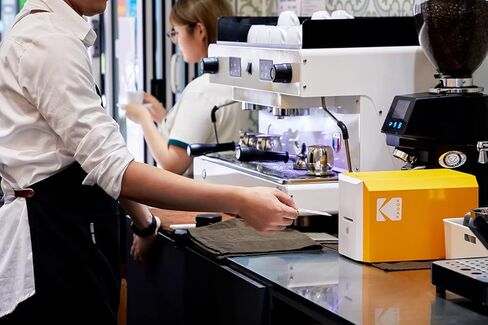 طابعة بطاقة هوية الصور Kodak ID100S، سهلة الاستخدام، مدمجة، طباعة ملونة على جانب واحد، طباعة 300 × 1200 نقطة في البوصة من الحافة إلى الحافة، تغذية يدوية in Kuwait