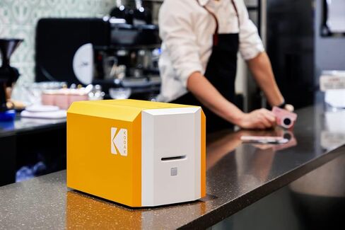 طابعة بطاقة هوية الصور Kodak ID100S، سهلة الاستخدام، مدمجة، طباعة ملونة على جانب واحد، طباعة 300 × 1200 نقطة في البوصة من الحافة إلى الحافة، تغذية يدوية in Kuwait