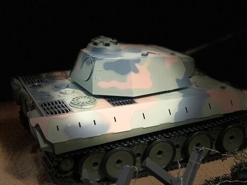 توكان RC هواية 2.4Ghz Henglong 1/16 7.0 إصدار بلاستيكي ألماني النمر V RTR دبابة مع جهاز للتحكم عن بُعد موديل 3819 in Kuwait