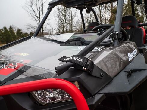 SuperATV مقاوم للخدش قابل للطي/الطي لأسفل 2 في 1 للزجاج الأمامي لـ Polaris RZR 900، S 900، 4 900، مصنوع من البولي كربونات بسمك 1/4 بوصة أقوى 250 مرة من الزجاج، مطلي بالصلب، صنع في الولايات المتحدة الأمريكية in Saudi Arabia