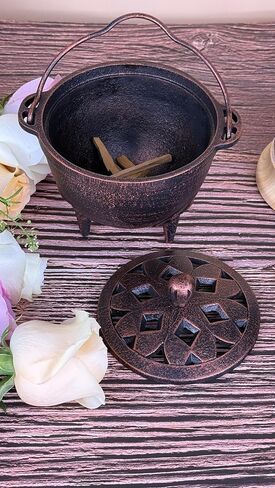 مرجل من الحديد الزهر مع غطاء مبخرة ساحرة مقاس 4.9 بوصة مثالية لحامل البخور وحامل المريمية وحامل حرق طقوس المذبح (أسود) in Kuwait