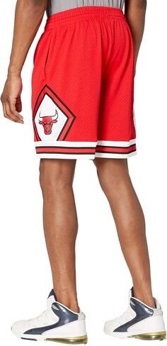 Mitchell & Ness NBA Swingman Road Shorts Bulls 97-98 Scarlet MD in Saudi Arabia