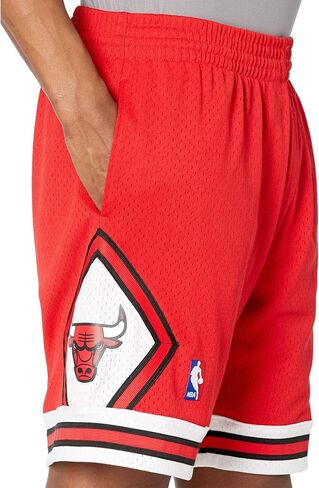 Mitchell & Ness NBA Swingman Road Shorts Bulls 97-98 Scarlet MD in Saudi Arabia