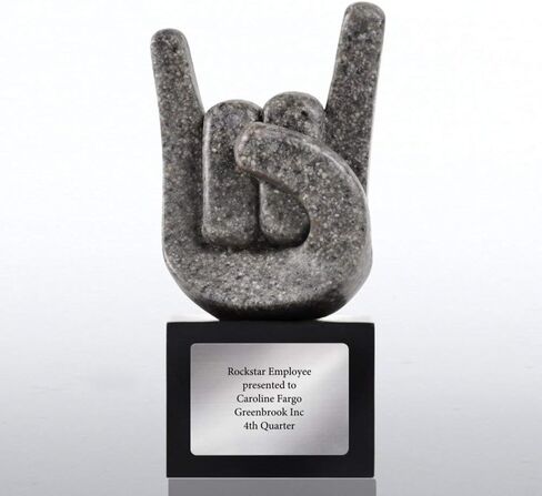 جائزة Baudville منقوشة خصيصًا لنجم الروك - حجر رمادي منحوت على قاعدة من الراتنج الأسود - تأتي مع صندوق هدايا أسود أنيق in Kuwait