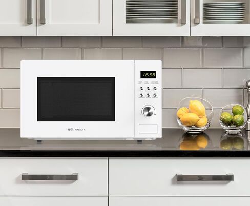 Emerson MW1101W Microwave Oven with Timer & LED Display 1000W, 10 Power Levels, 6 Pre-Programmed Settings, Removable Glass Turntable with Child Safe Lock, 1.1 Cu. Ft, White in Kuwait
