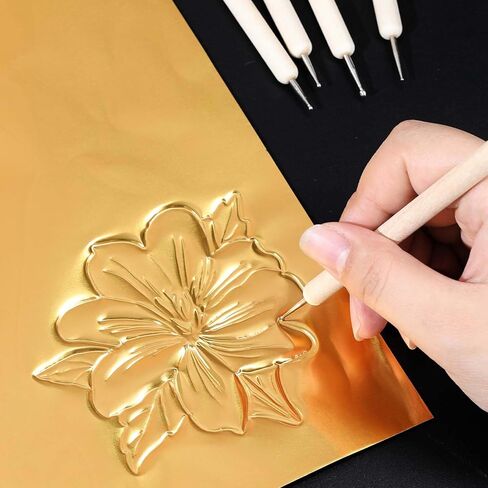 رقائق معدنية منقوشة، 15 حزمة من أوراق رقائق معدنية منقوشة، سمك 0.07 مم من ورق قصدير فني منقوش ذهبي/فضي لعيد الميلاد للنقش والختم والرسم وسجل القصاصات والحرف اليدوية (مجموعة ذهبية) in Kuwait