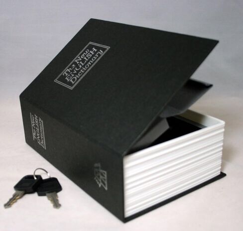 BlueDot Trading Dictionary Diversion Safe with Lock and (2) Keys Secret Book Safe with Faux Pages for Hidden Cash, Jewelry, Passports, or Other Valuables, Small, Green in Saudi Arabia