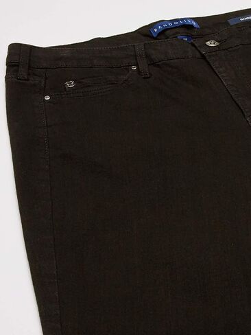 بنطلون جينز Mandie Signature Fit للسيدات من Bandolino ذو ساق مستقيمة عالية الارتفاع، Nightfall، 16 عادي in Kuwait