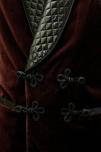 Men's Burgundy Velvet Jacket Men Double Breasted Smoking Jackets Dinner Party Wear Smoking Jacket Black Satin Quiltet Robe in Saudi Arabia