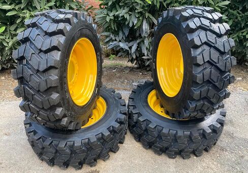 مجموعة من 4 إطارات شديدة التحمل 10-16.5 Forerunner SKS-9 انزلاقية على العجلات/الحافات (8 عروات) لنيو هولاند والمزيد - 10X16.5-12 PLY - جر جيد للثلج - مداس التنظيف الذاتي (SKS753 STYLE) in Kuwait