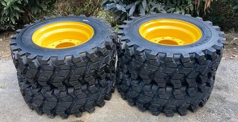 مجموعة من 4 إطارات شديدة التحمل 10-16.5 Forerunner SKS-9 انزلاقية على العجلات/الحافات (8 عروات) لنيو هولاند والمزيد - 10X16.5-12 PLY - جر جيد للثلج - مداس التنظيف الذاتي (SKS753 STYLE) in Kuwait