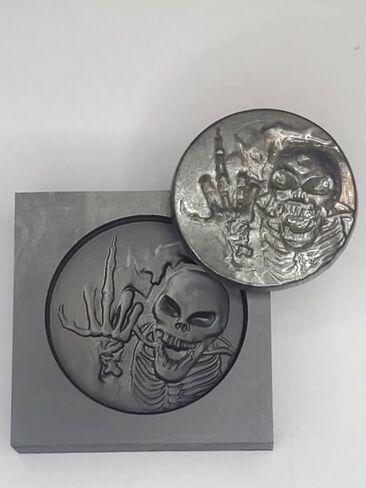 Middle Finger Skull 3D Graphite Mold in Saudi Arabia