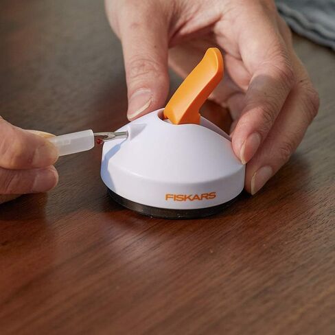 Fiskars Table Seam Ripper, Stainless Steel Blade/Plastic, White, 1059563 in Saudi Arabia