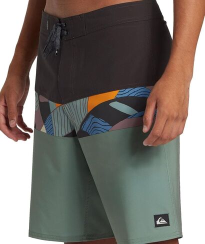 Quiksilver - Mens Surfsilk Panel 20 Boardshort, Color Nebulas Blue, Size: 33 in Saudi Arabia