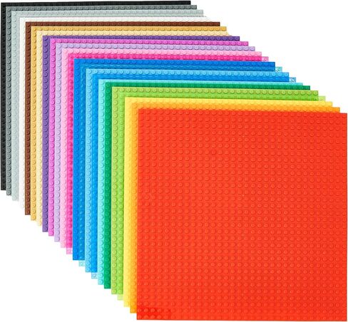 ألواح أساسية قابلة للتكديس من ستريكتلي بريكس - 12 عبوة مقاس 10 بوصة × 10 بوصة، مقاس 32 × 32 بوصة، متوافقة مع ليغو لبناء مشاهد المدينة، الأساس، تعرض الطوب على طاولة اللعب، الأطفال، الطبيعة in Kuwait