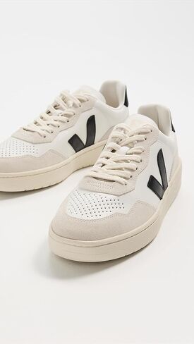 حذاء رياضي رجالي من VEJA V-90، أبيض/أسود، 11.5 in Kuwait