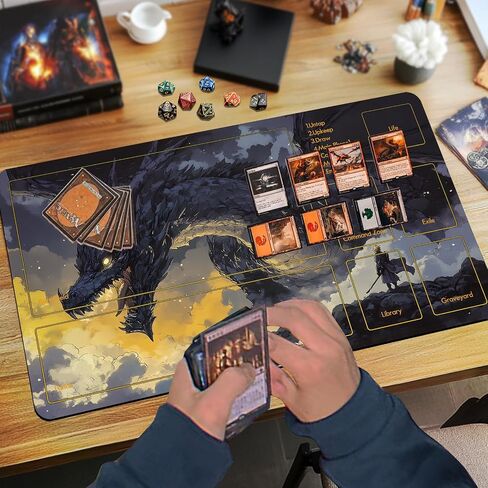 حصيرة اللعب MTG Mat TCG DND مع حقيبة تخزين و7 نرد | سطح مقاوم للماء وغير قابل للانزلاق | تصميم ممتاز لقفل الحواف | سجادة لعب مع مناطق لبساط اللعب السحري (أسود تنين) in Kuwait