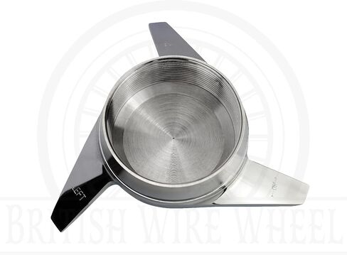 3 أغطية دوارة للأذن مع شعارات رقاقة معدنية صلبة من الكروم والأحمر (مجموعة من 4) | مصممة للسائقين المنخفضين، والسيارات الكلاسيكية، والبنيات المخصصة ذات العجلات السلكية in Kuwait