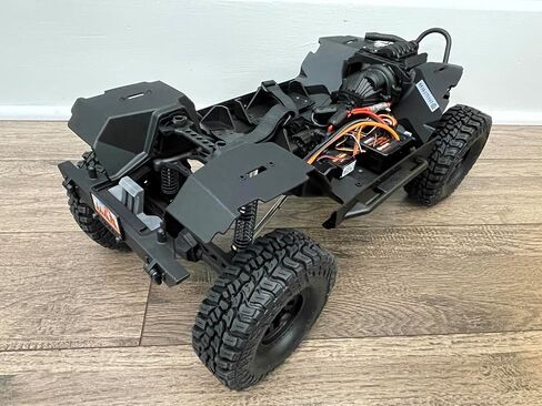 Clipless Body Latch System for SCX10 III CJ-7 in Saudi Arabia