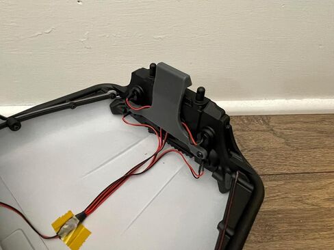 Clipless Body Latch System for SCX10 III CJ-7 in Saudi Arabia