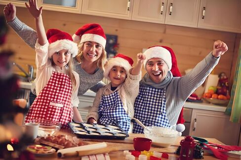 Christmas Hat adult universal thick Christmas hat red velvet suitable for decorating New Year's holiday parties in Saudi Arabia