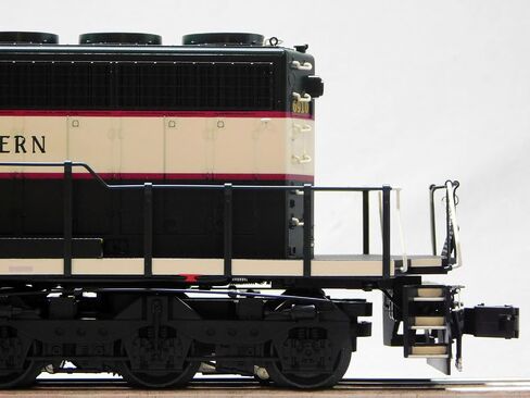 AC&W Legacy SD40-2#6910 in Saudi Arabia