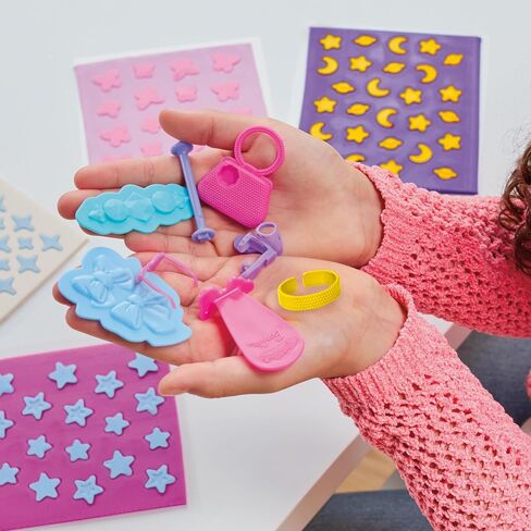 Play-Doh Barbie Sparkles and Gems Accessory Pack, 4 Refill Pattern Sheets of Modeling Compound, 8 Fashion Accessories, Kids Arts and Crafts, Kids, 5+ in Kuwait