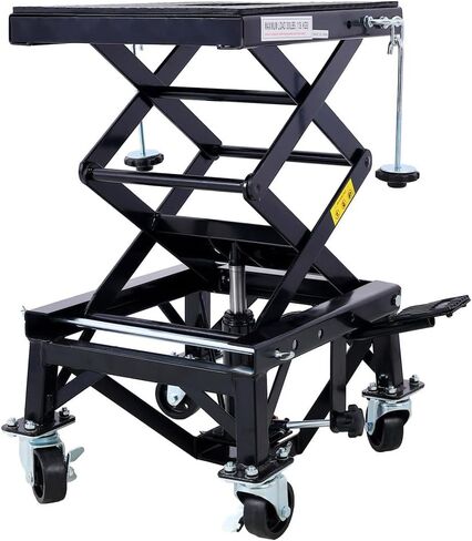 طاولة رفع هيدروليكية للدراجات النارية، رافعة مقصية بسعة 300 رطل مع سطح مطاطي عريض، دواسة تعمل بالقدم، خطافات J و4 عجلات، حامل دراجة نارية ودراجة ترابية للصيانة والتخزين (أسود) in Kuwait