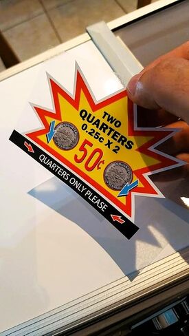 ملصق سعر آلة العلكة - ملصق سعر 50 سنتًا لعرض آلة بيع الكبسولات الكبيرة. ملصق ذو وجهين لآلة العلكة - ملصق خلفي مقاس 2 × 0.25 - لوازم آلات البيع - (25 عبوة) in Kuwait