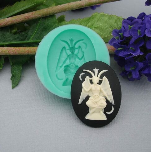 قالب سيليكون من العلامة التجارية Baphomet Cameo مرن للحرف اليدوية والمجوهرات والراتنج وسجل القصاصات وطين البوليمر in Saudi Arabia