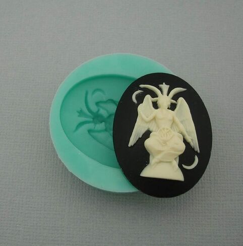 قالب سيليكون من العلامة التجارية Baphomet Cameo مرن للحرف اليدوية والمجوهرات والراتنج وسجل القصاصات وطين البوليمر in Saudi Arabia